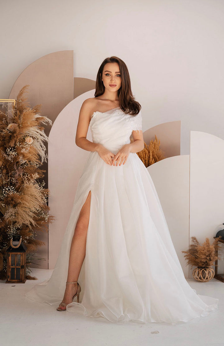 Clio wedding dress