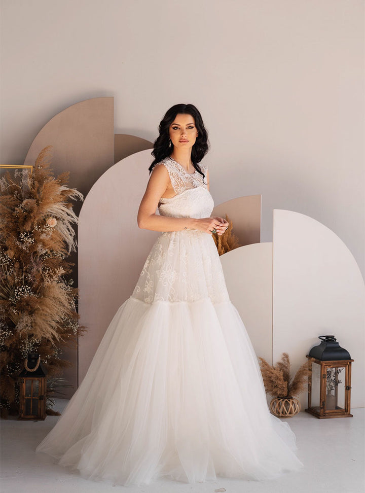 Irisa wedding dress