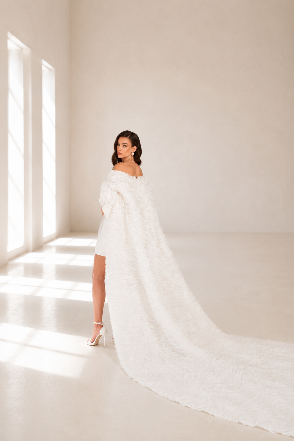 Rochie cu capa de cununie Azelia