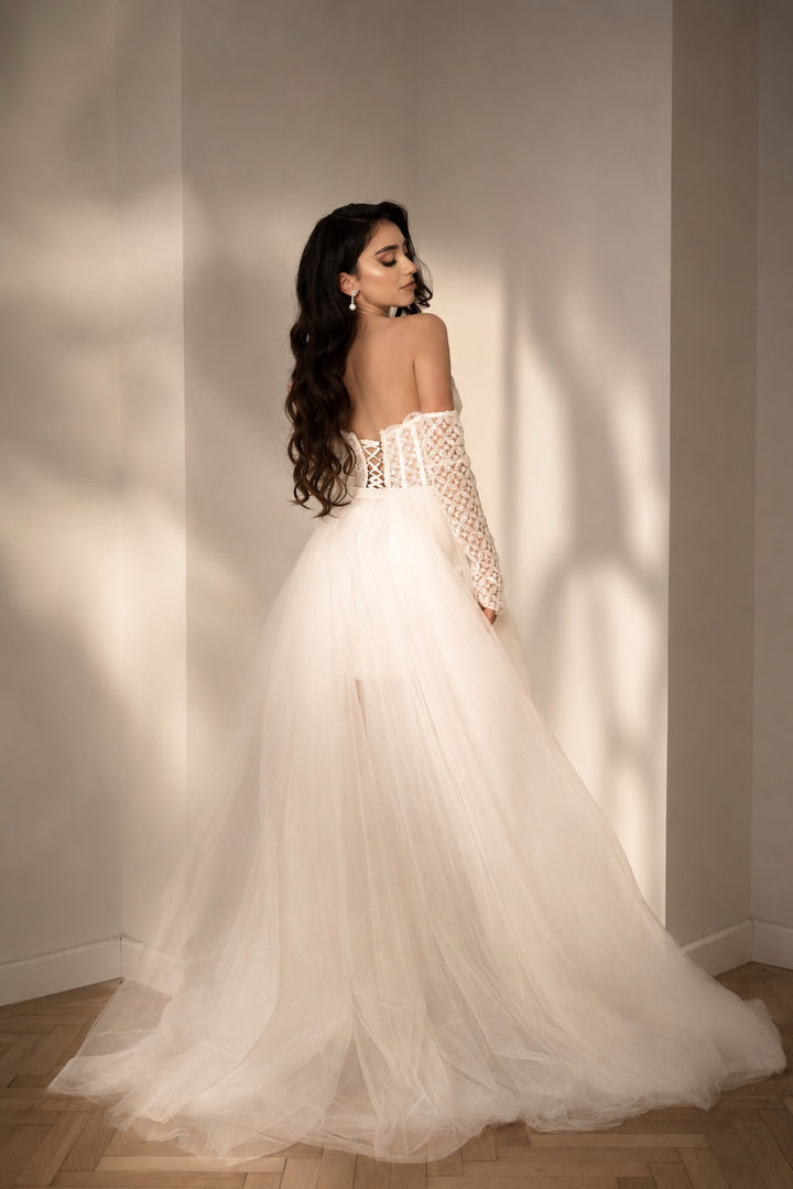 Amelie short wedding dress with detachable skirt